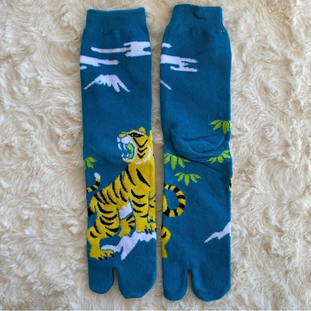 V-Toe Flip Flop Socks Lot of 5 Tabi Big Toe Socks‎ Unisex Tiger Scene NEW